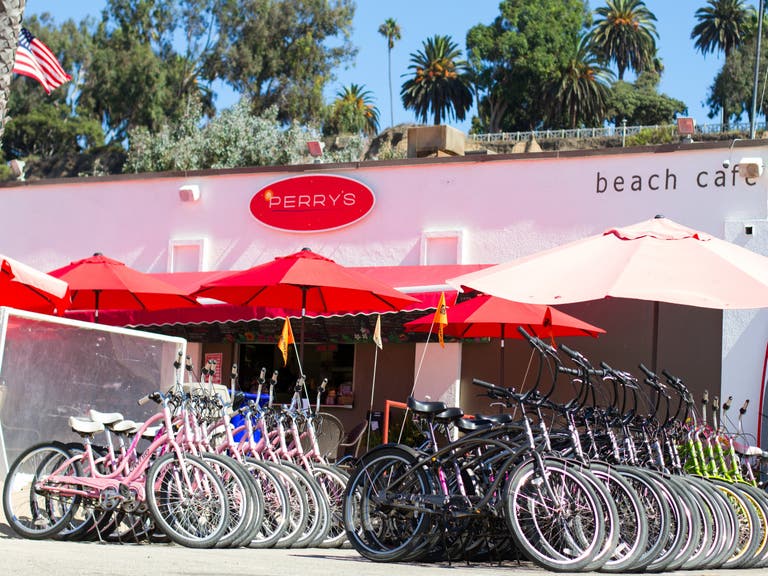 Perry's Cafe & Beach Rentals