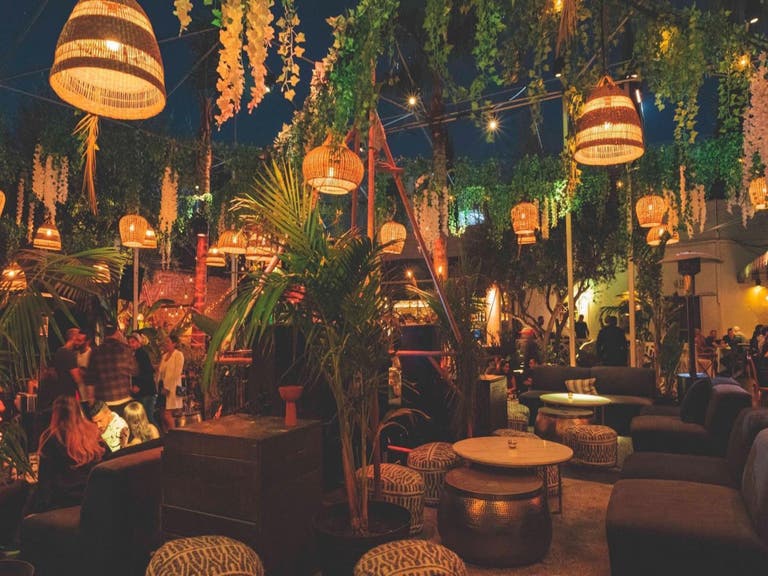 La Mesa Restaurant & Lounge