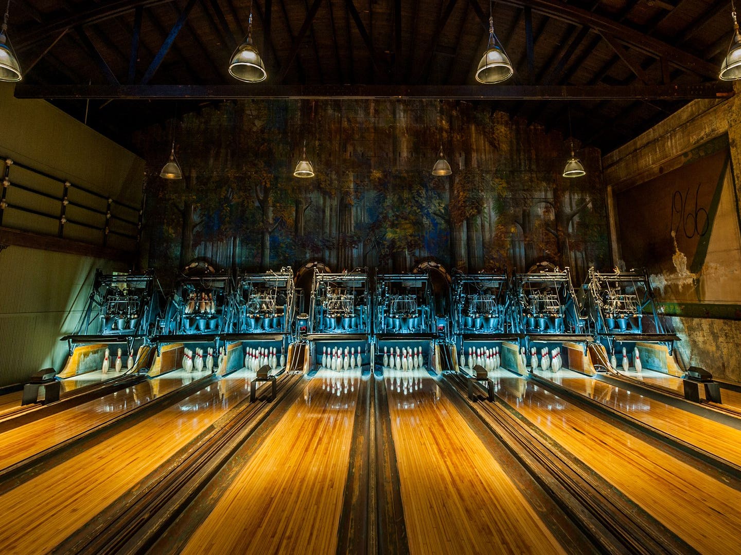 Hey Man, It's the Best Bowling Alleys in Los Angeles | Discover Los Angeles