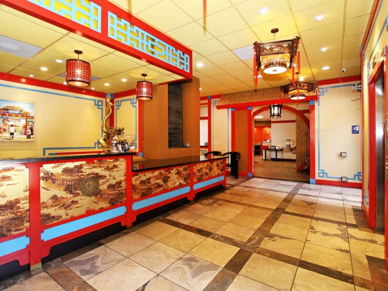 Lobby at Best Western Plus Dragon Gate Inn in Chinatown