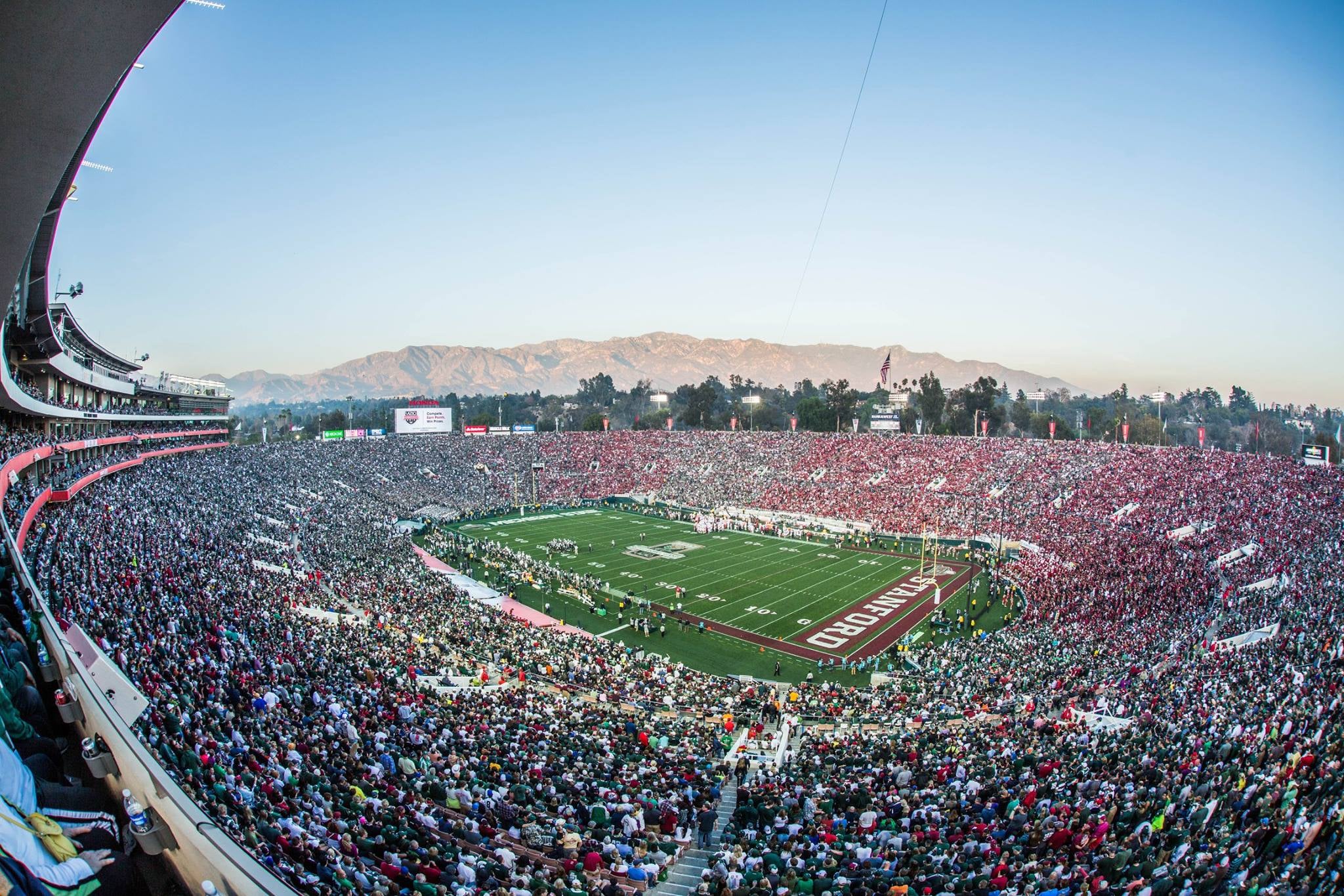 https://www.discoverlosangeles.com/sites/default/files/images/2019-08/100th%20Rose%20Bowl%20Game%20Stanford%20vs%20Michigan%20State.jpg