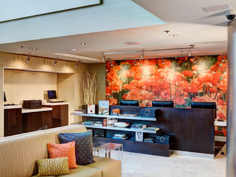 Business Library at the Courtyard by Marriott Century City/Beverly Hills