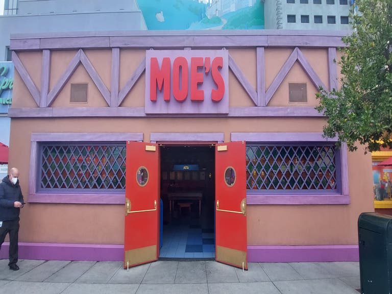 Universal Studios Hollywood Moe's