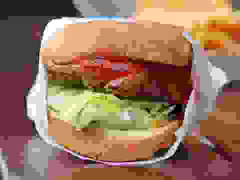 Hickoryburger at The Apple Pan