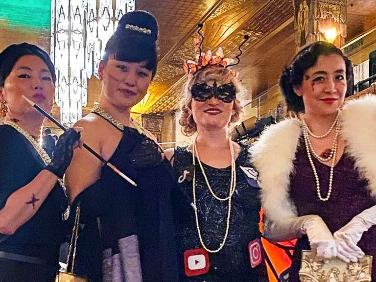 Flapper girls at the 2021 Cicada Club Halloween Party