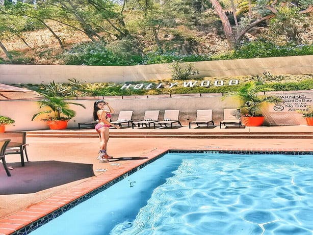 Poolside at the Hilton Garden Inn Los Angeles/Hollywood | Instagram by @thedreamybunny