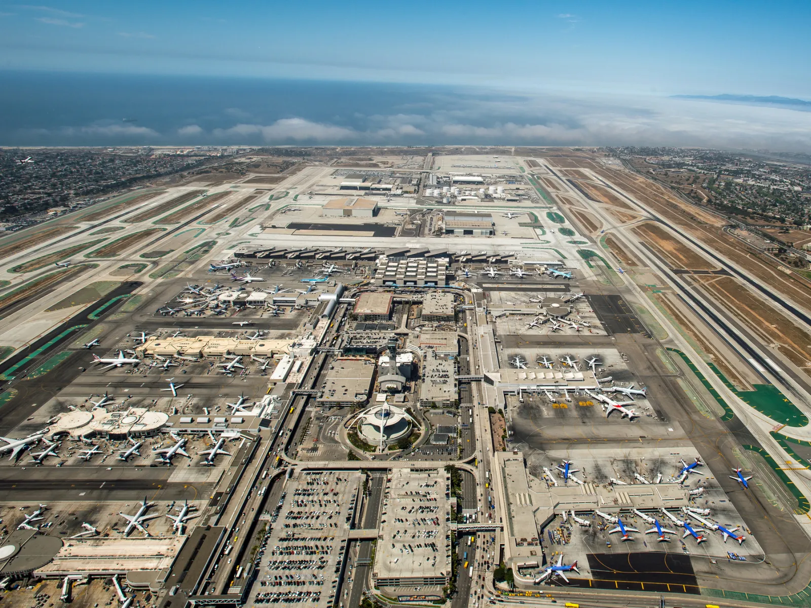 A Basic Guide to Los Angeles International Airport (LAX) | Discover Los  Angeles